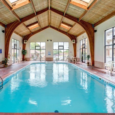 Quality Inn West Брэнсон Экстерьер фото
