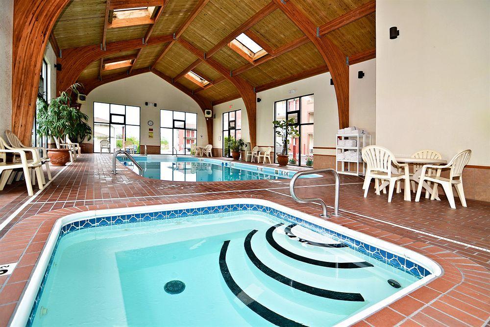 Quality Inn West Брэнсон Экстерьер фото
