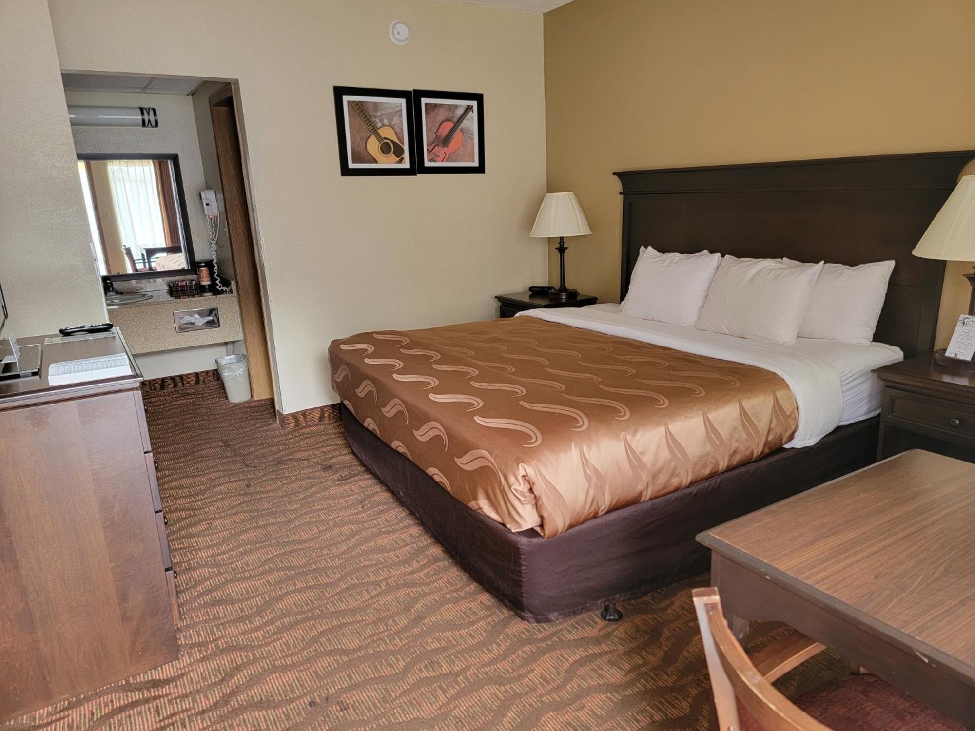 Quality Inn West Брэнсон Экстерьер фото