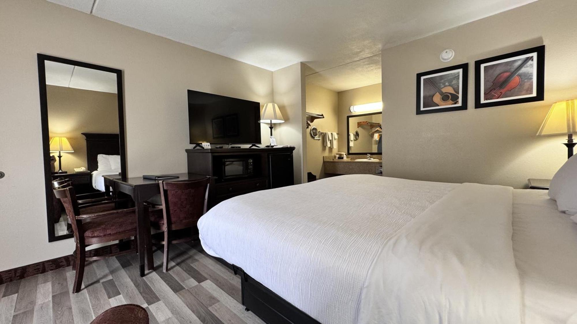Quality Inn West Брэнсон Экстерьер фото