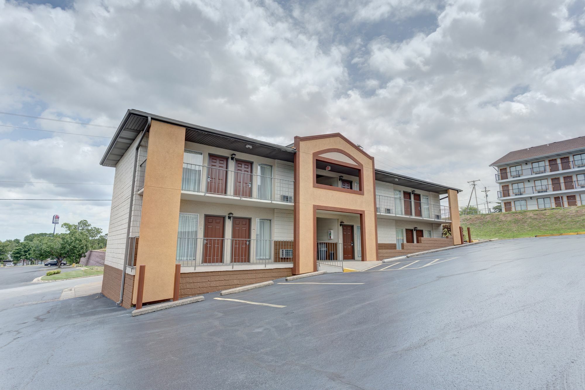 Quality Inn West Брэнсон Экстерьер фото