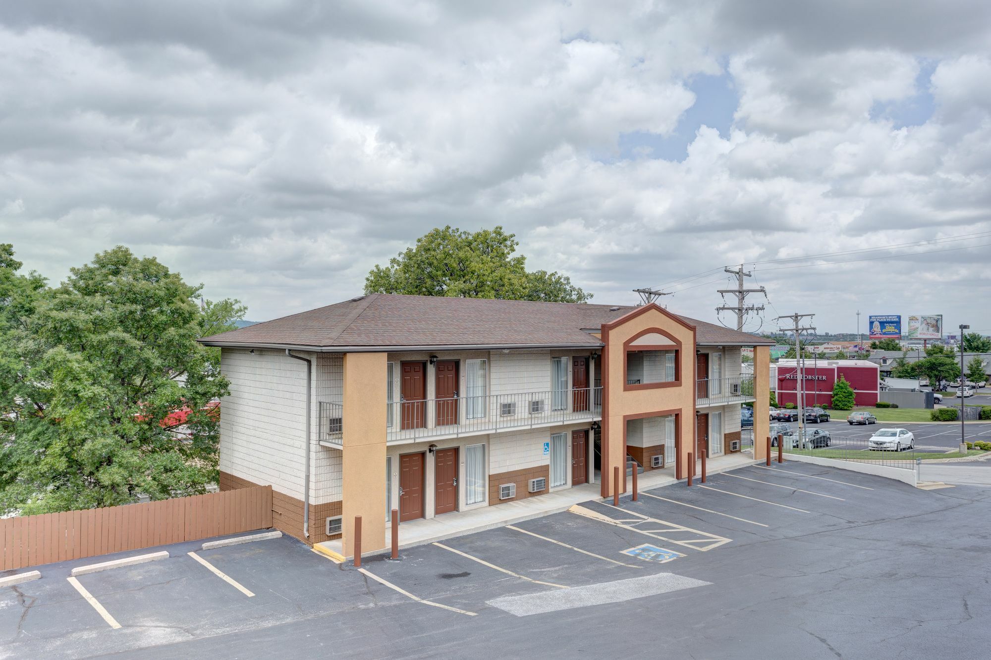 Quality Inn West Брэнсон Экстерьер фото